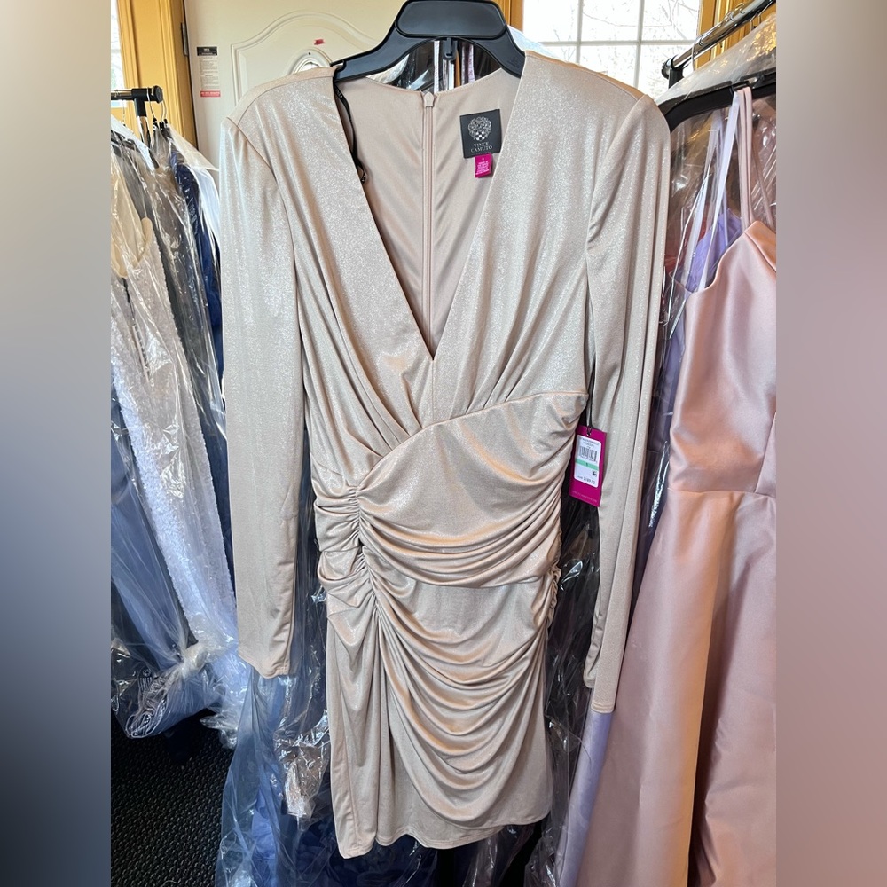 NWT Vince Camuto gold rushed bodycon size 8